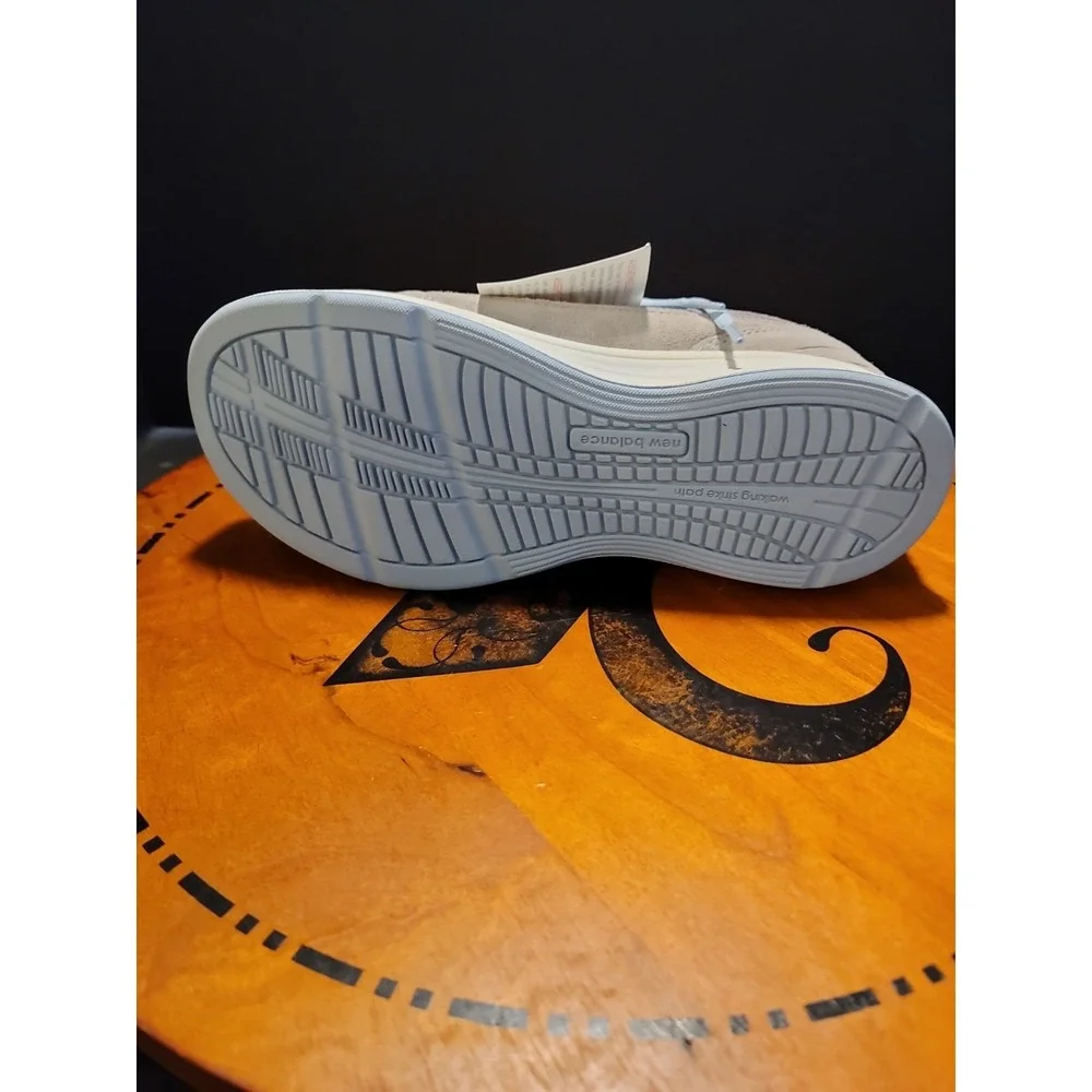 new balance 877 V1 womens Walking shoes Size 9.5